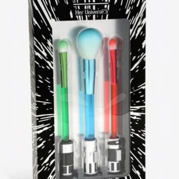 THE ABSOLUTELY HOLY GRAIL OF STAR WARS COLLECTORS ITEM- Lightsaber Brush Set - Picture 2 of 3